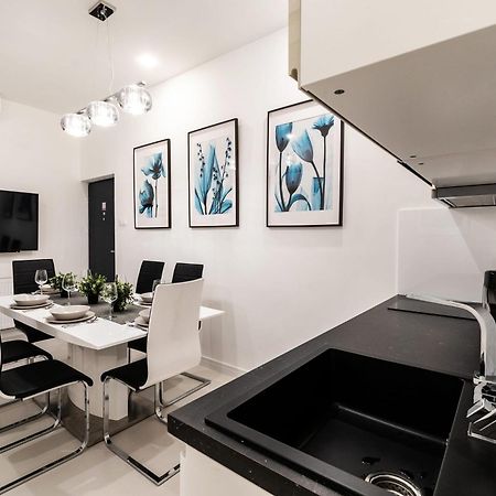 Quiet Very Central & Stylish Apt Budapest Exterior photo